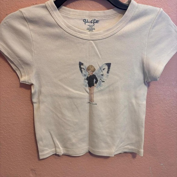 Brandy Melville Tops - Brandy Melville Ashlyn baby tee angel wings
